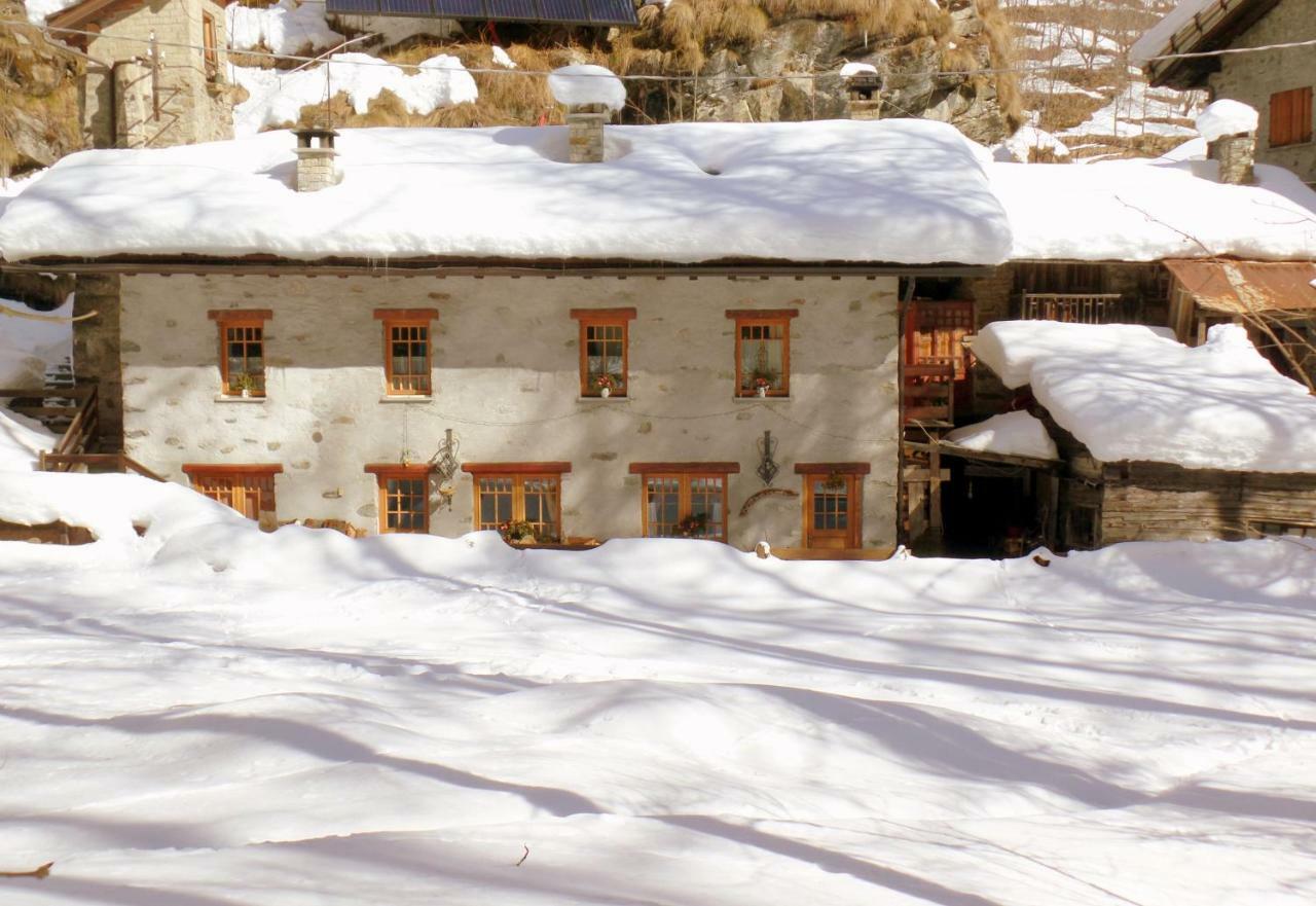 B&B Le Temps D'Une Pause Champorcher Exterior foto